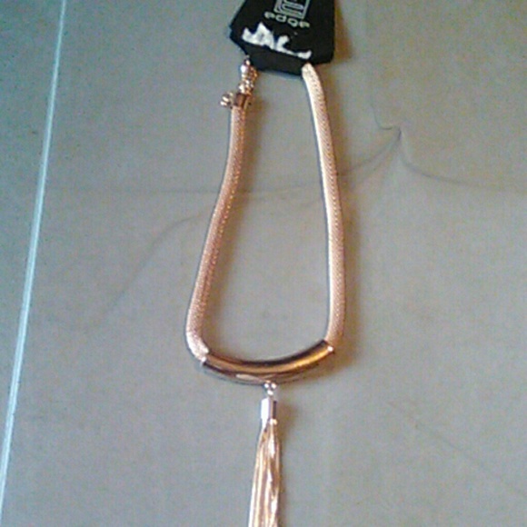 New rose gold drop necklace - Picture 2 of 3